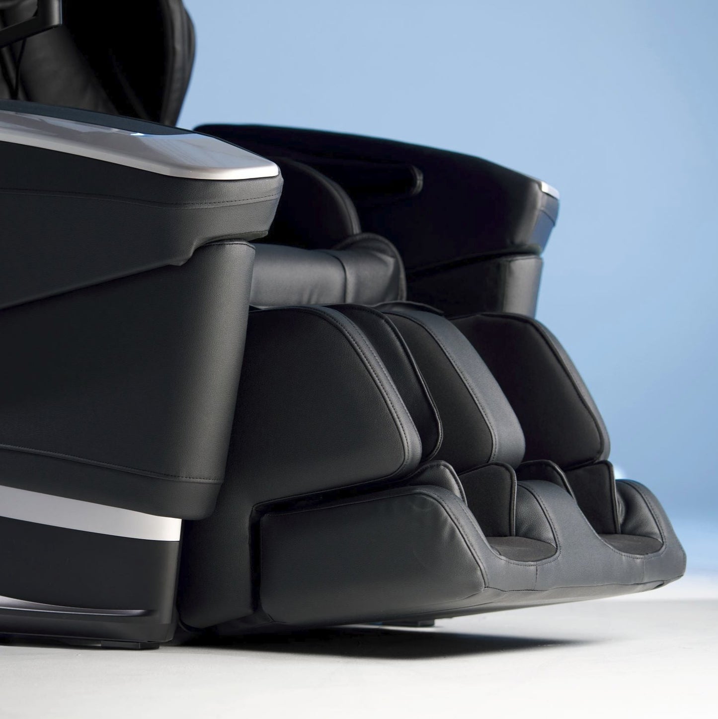 FUJIIRYOKI：日本製造 Cyber​​ Relax Ai 5D AI 超高級按摩椅（JP4000）