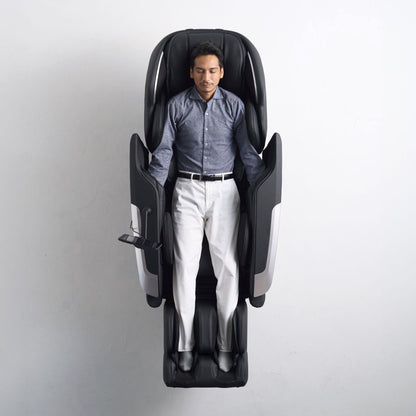 FUJIIRYOKI：日本製造 Cyber​​ Relax Ai 5D AI 超高級按摩椅（JP4000）